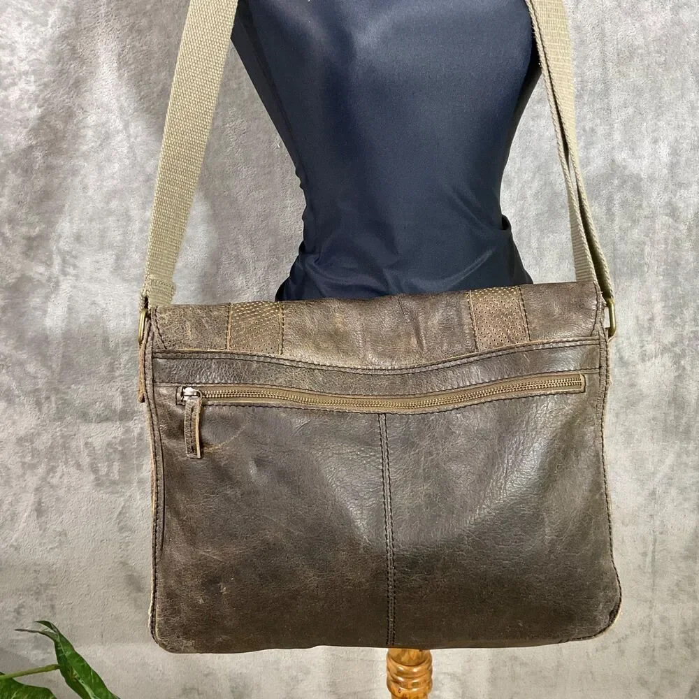 Vintage Black Rivet Wilson’s Leather Distressed Messenger Bag Large Laptop